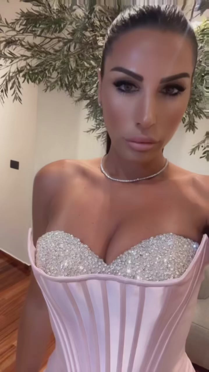 
                  
                    Load and play video in Gallery viewer, THE ANNIVERSARY CORSET MINI
                  
                